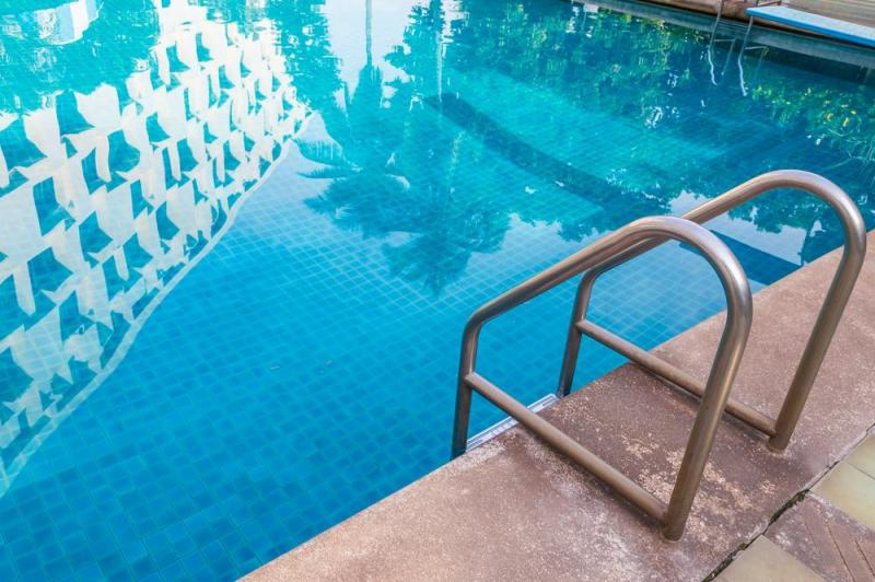 Quels accessoires choisir pour optimiser votre piscine ?