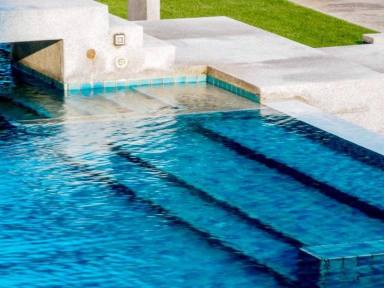 Comment assurer l'entretien optimal de votre piscine à Draguignan ?